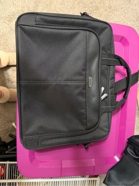 Targus Black Men's Laptop Bag with Dual Handles